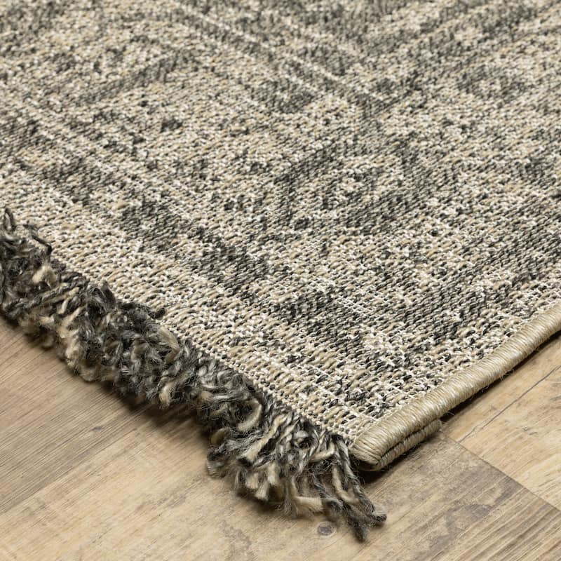 Style Haven Grayton Traditional Inspired Beige/ Black Indoor-Outdoor Fringe Edge Rug