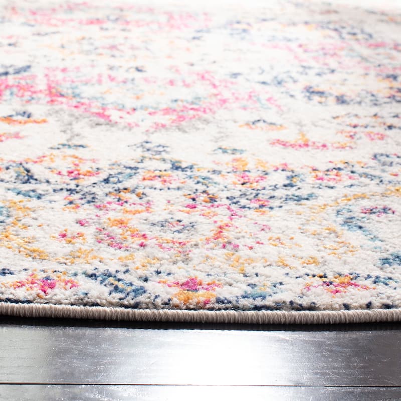 SAFAVIEH Madison Delois Medallion Rustic Farmhouse Distressed Rug