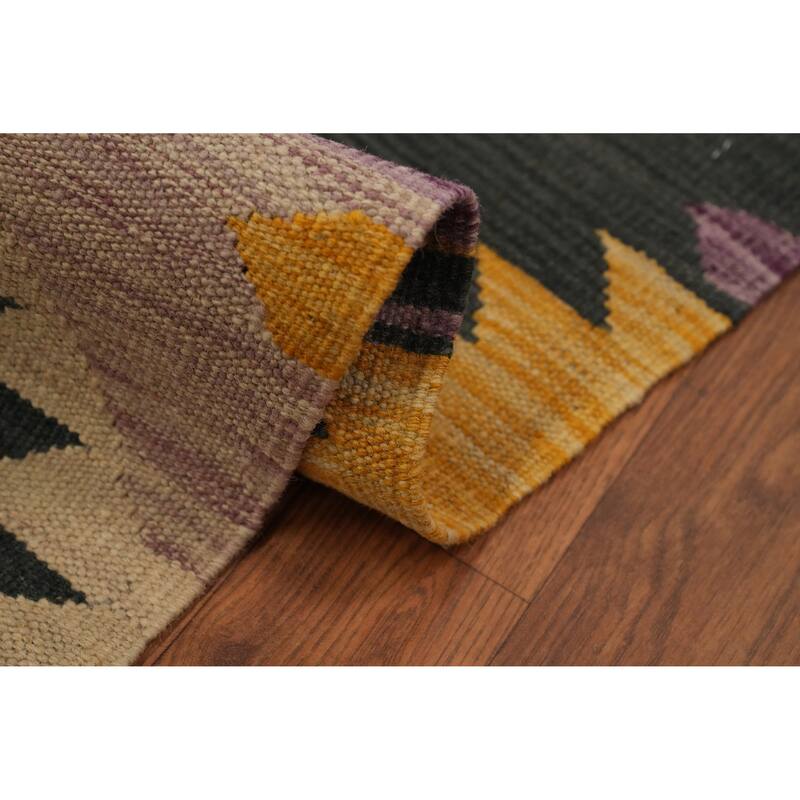 Hand Woven Southwestern Wool Multi-Colored Geometric Area Rug - 7' 0'' X 4' 9''