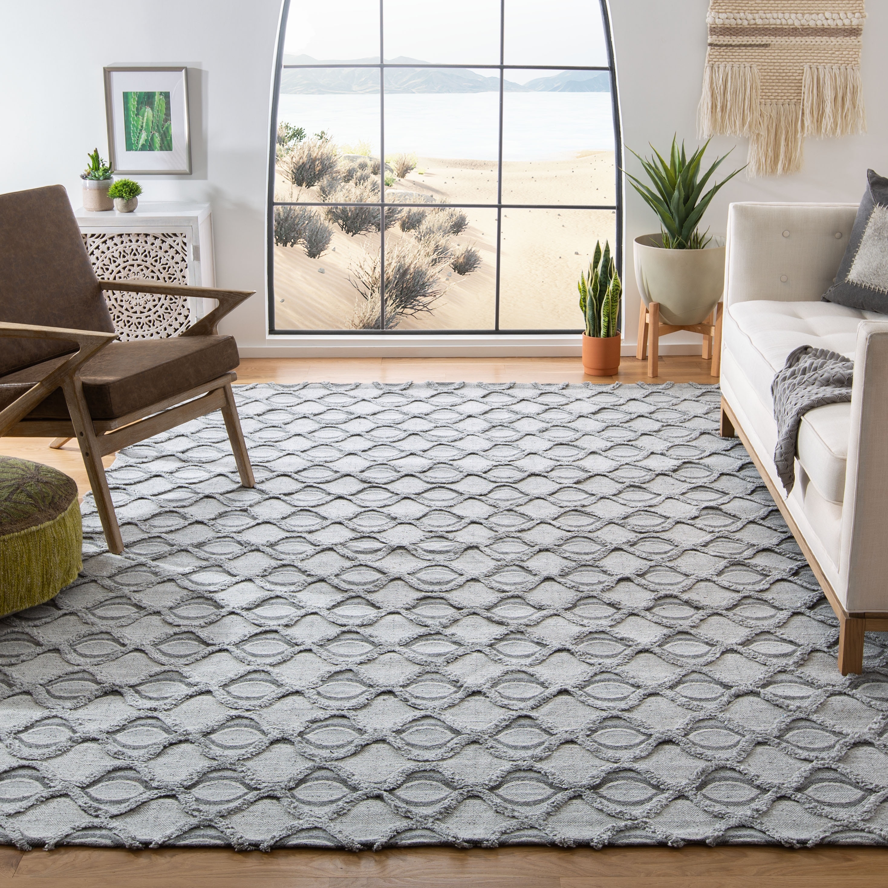 SAFAVIEH Handmade Marbella Edite Modern Polyester Rug