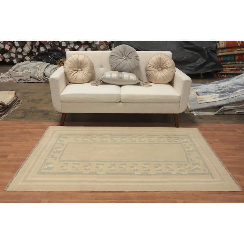 Hand Woven Oriental 100% Wool Carpet Southwestern Tribal Beige & Ivories Kilim Area Rug - 5' 11'' X 4' 1''