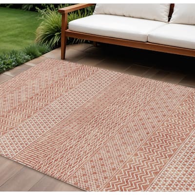 HomeRoots Chevron Modern Rectangle Outdoor Rug