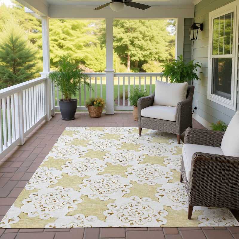 Machine Washable Indoor/ Outdoor Global Motif Chantille Rug