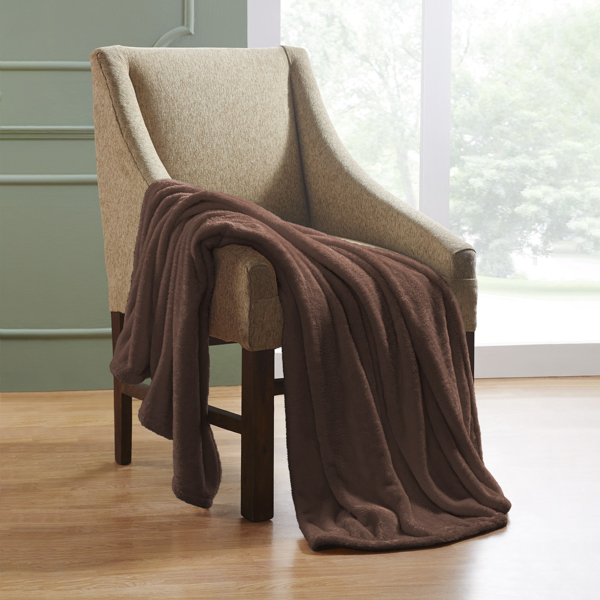 Superior Ultra-Soft Plush Fleece Throw and Blanket - On Sale - Bed Bath &  Beyond - 18131887