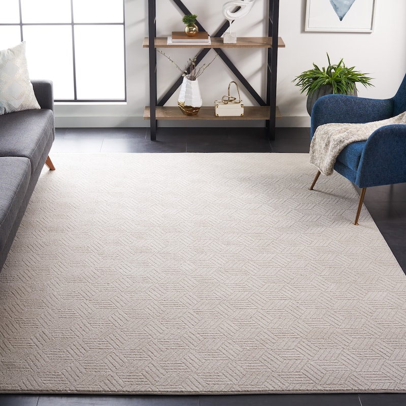 SAFAVIEH Plain and Solid Cathryn Geometric Rug - 5'3" x 7'6" - Ivory