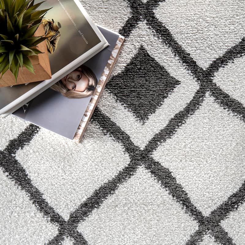 Nuloom Geometric Remi Modern Lattice Area Rug