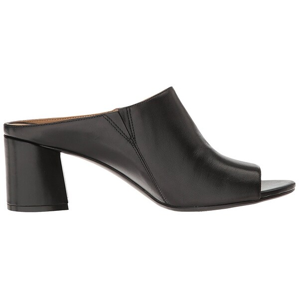naturalizer cyprine mule