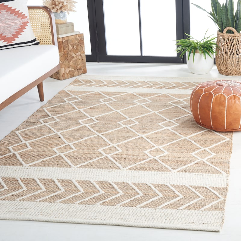 SAFAVIEH Handmade Natural Fiber Xiomara Boho Farmhouse Jute Rug - 6' Square - Natural/Ivory