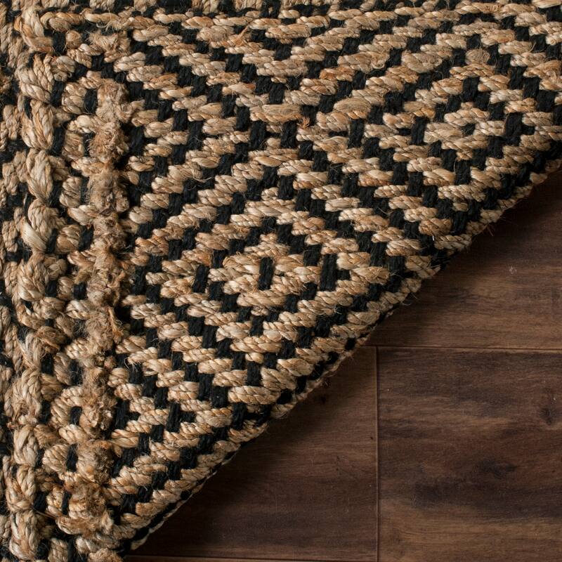 SAFAVIEH Handmade Natural Fiber Svana Jute Rug