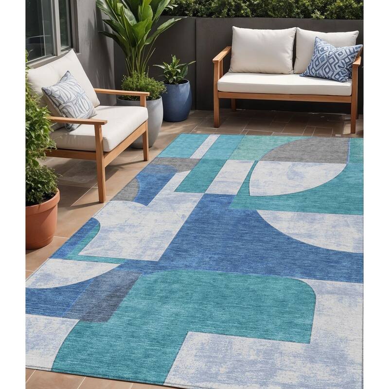 HomeRoots Geometric Modern Rectangle Outdoor Rug - 5' X 8'