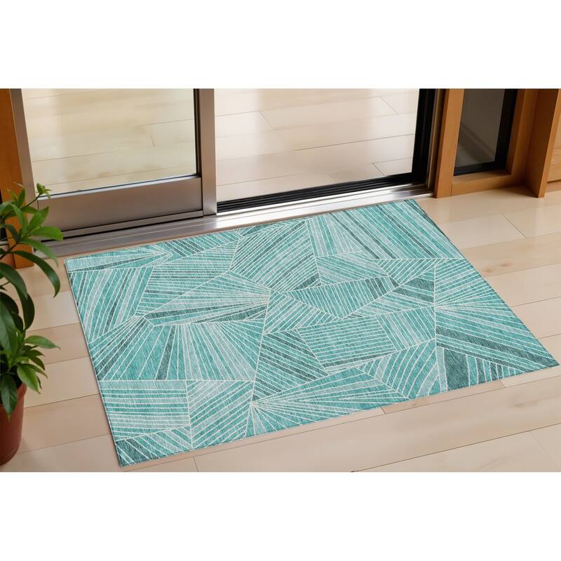 HomeRoots Geometric Transitional Rectangle Outdoor Rug - 3' x 5'