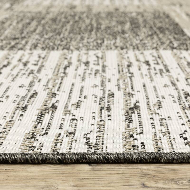 Style Haven Grayton Textured Geometric Beige/ Black Indoor-Outdoor Fringe Edge Rug