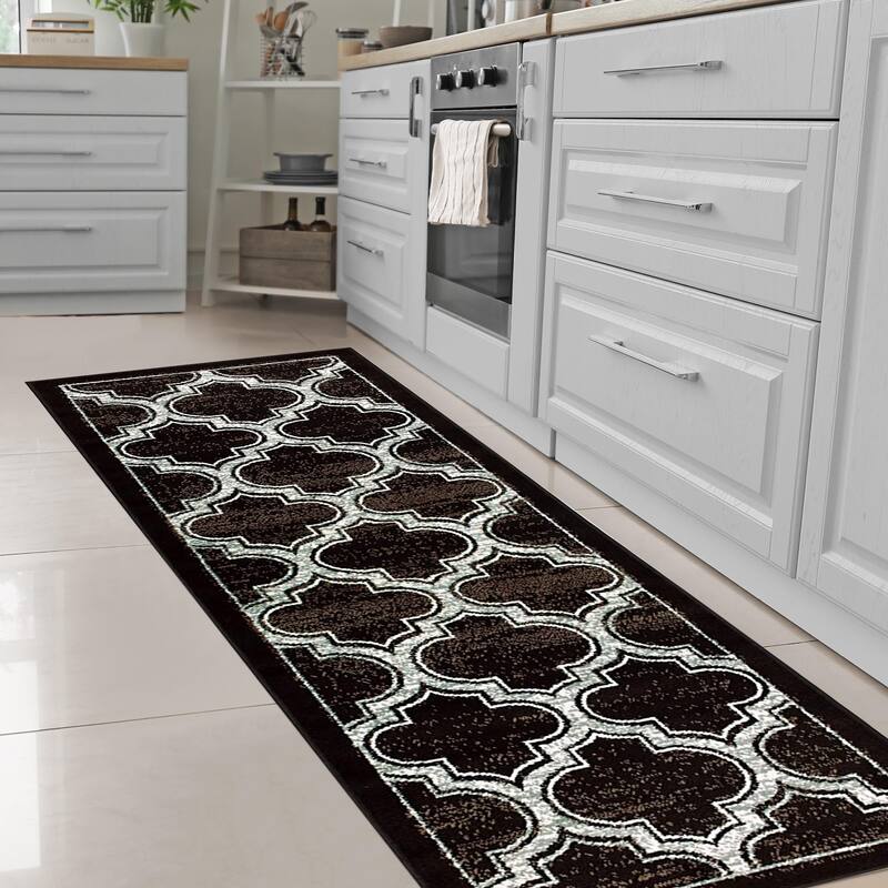 Superior Moroccan Trellis Geometric Polypropylene Indoor Area Rug - 2'6" x 8' - Black