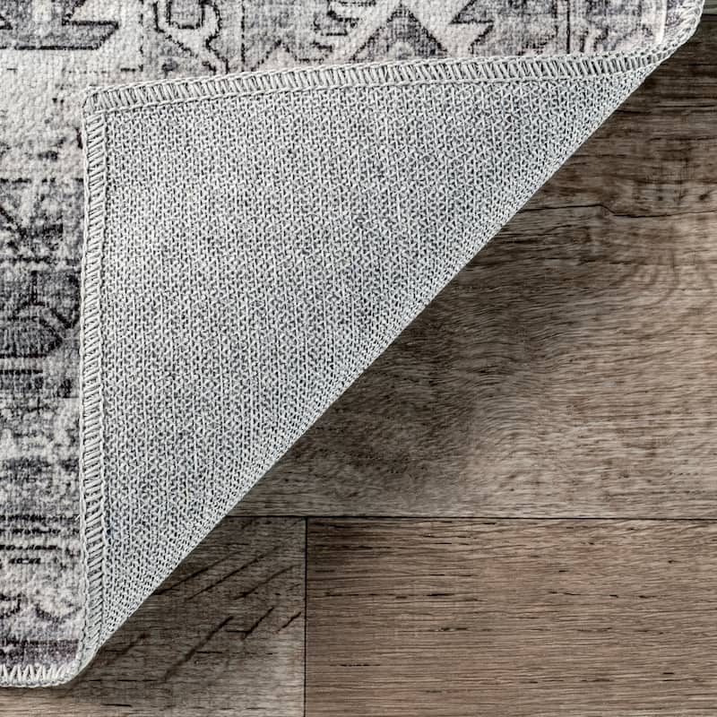 Nuloom Gracie SpinClean Distressed Medallion Machine Washable Area Rug