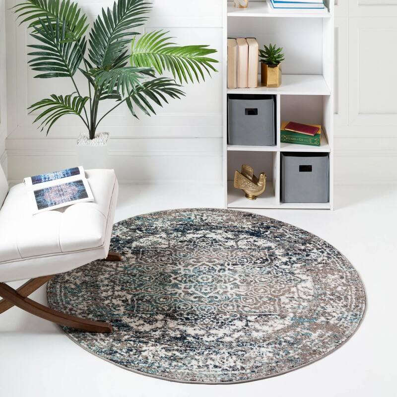Traditional Brenda Collection Area Rug