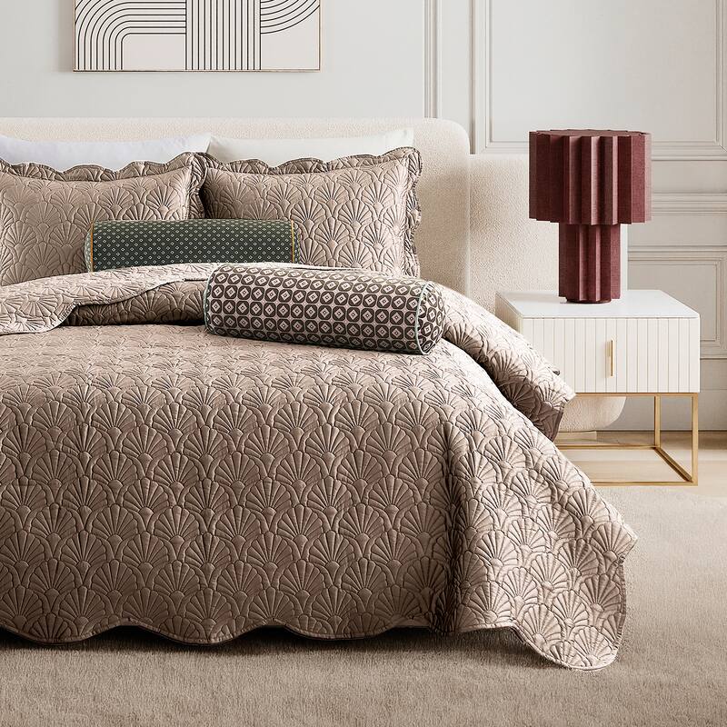 Ted Baker Deco Shell Quilt Set - Queen - Tan Oak