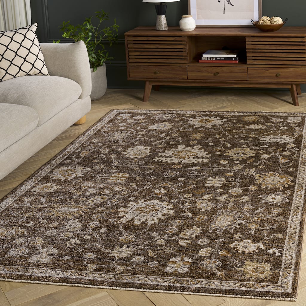 SAFAVIEH Hazel Maibrit Traditional Oriental Rug