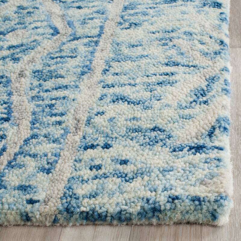 SAFAVIEH Handmade Chatham Vineta Modern Wool Rug