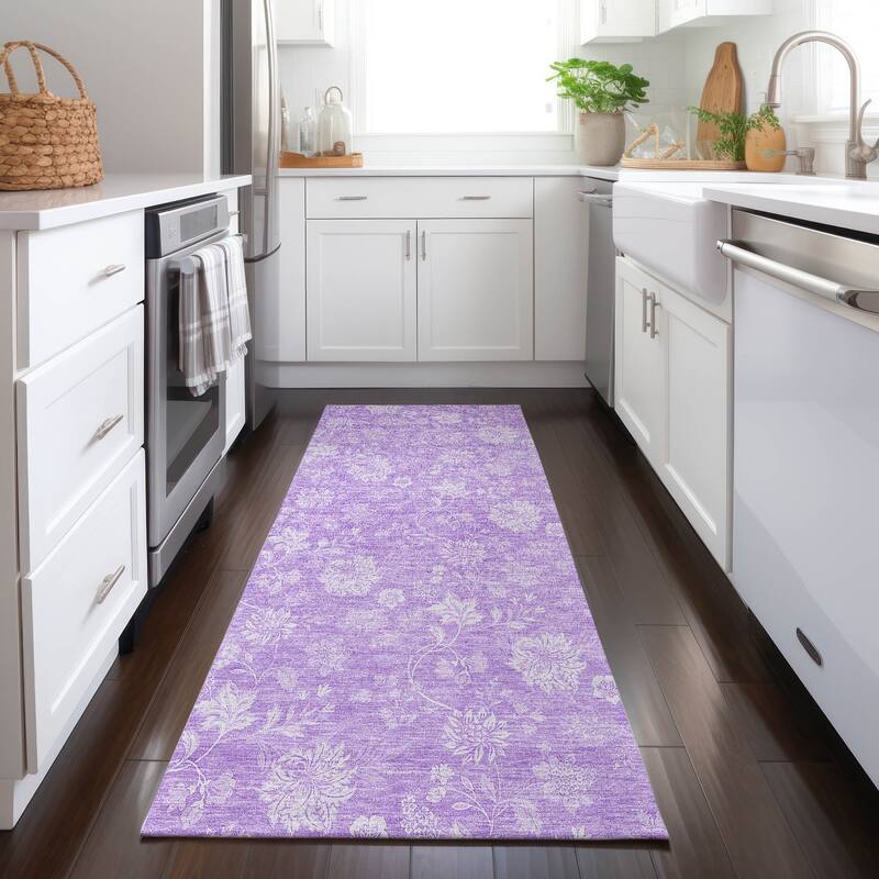 Machine Washable Indoor/ Outdoor Chantille Casual Floral Farmhouse Rug - Lilac - 2'3" x 7'6"