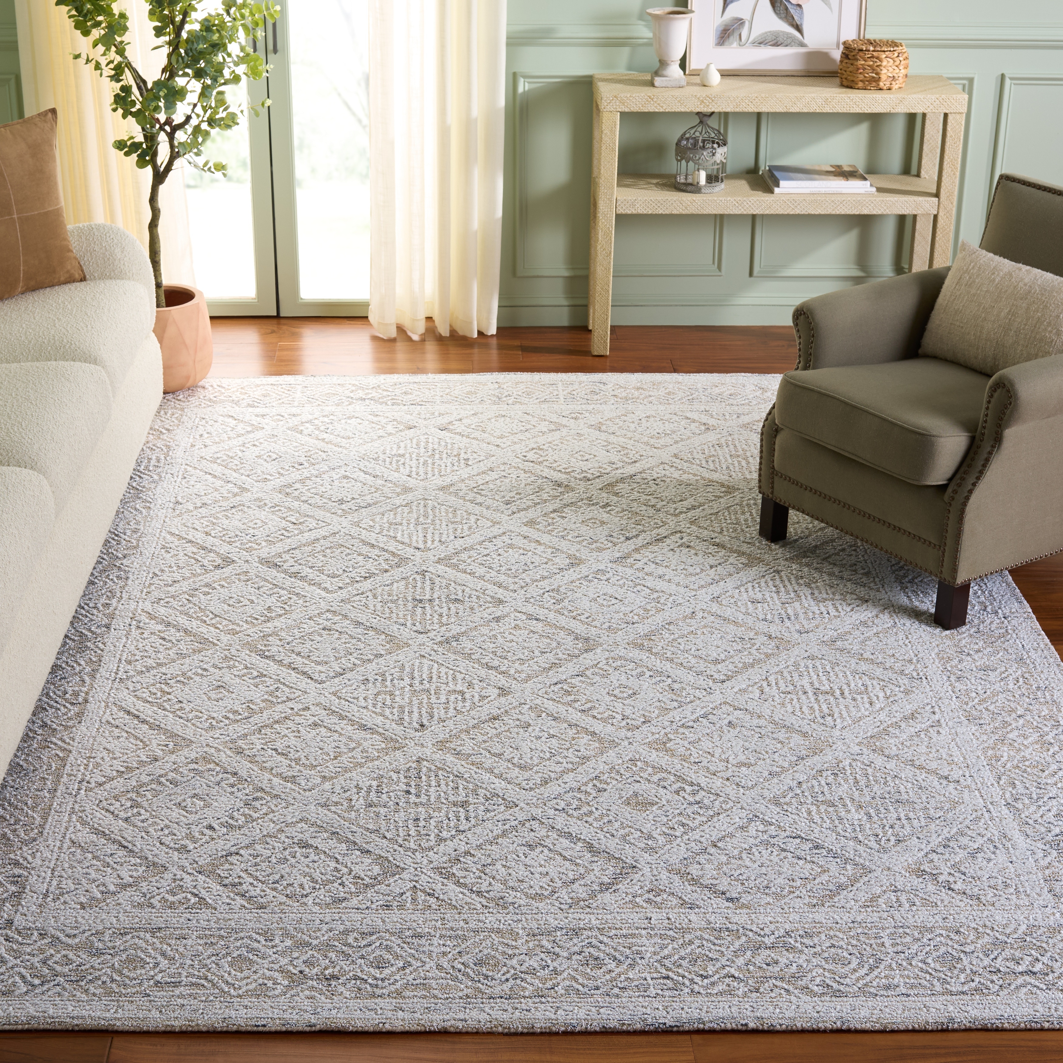 SAFAVIEH Handmade Ebony Kinue Wool Rug