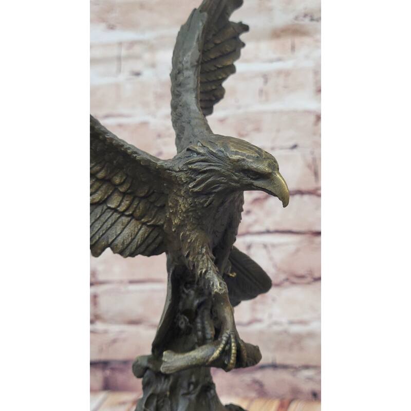 Swooping Eagle Catching Fish Hot Cast Wildlife Bronze Sculpture Statue Figurine