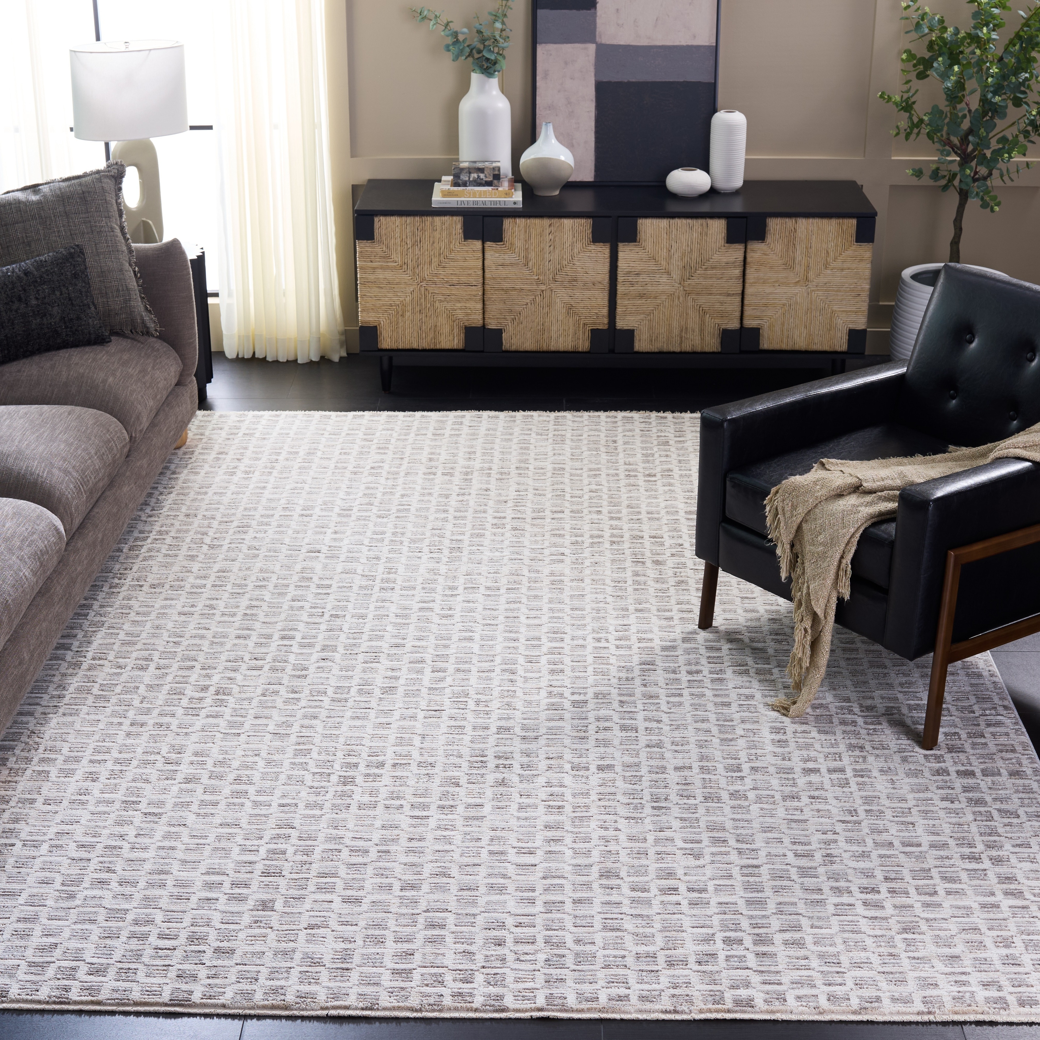 SAFAVIEH Garnet Martta Modern Rug
