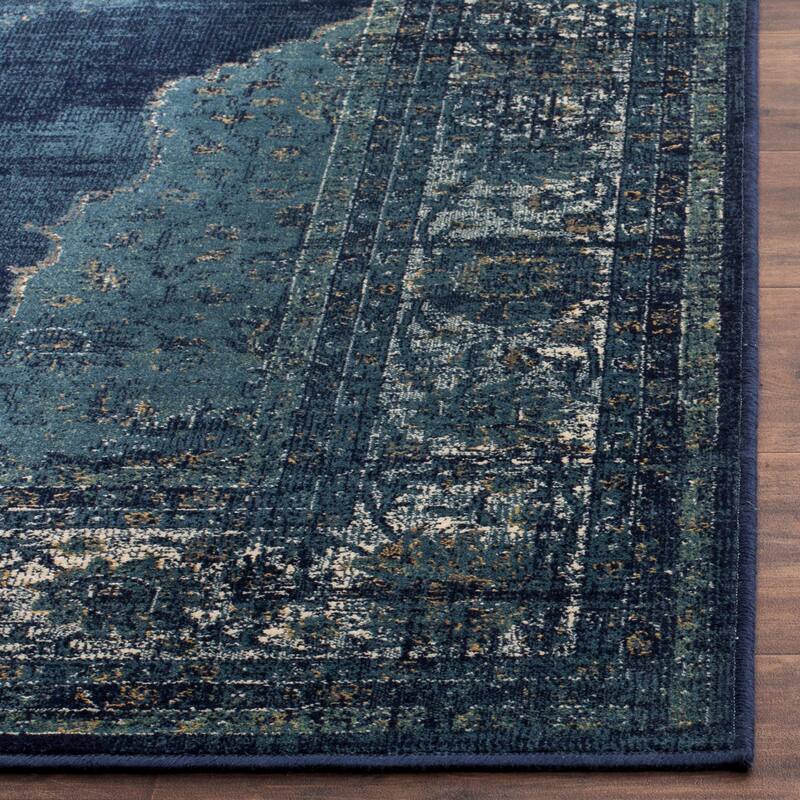 SAFAVIEH Vintage Berta Oriental Distressed Rug