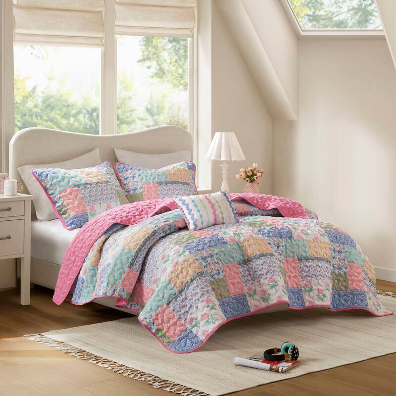 Intelligent Design Nellie Quilt Set
