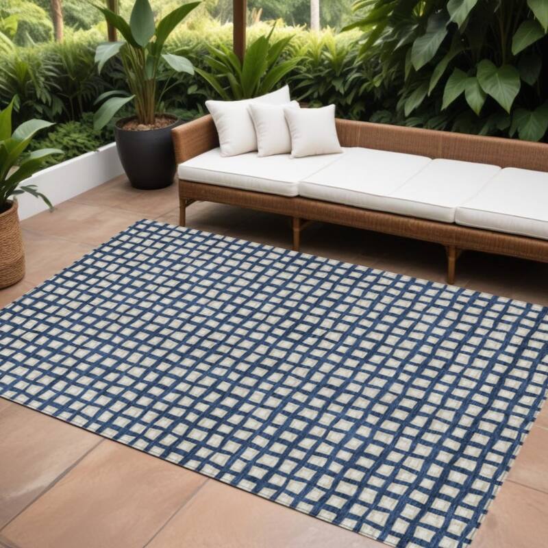 HomeRoots Geometric Transitional Rectangle Outdoor Rug - 8' X 10'