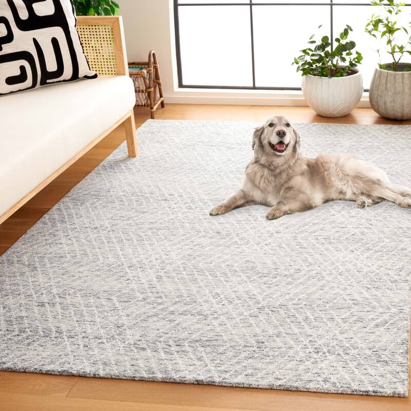 SAFAVIEH Handmade Abstract Þorleif Geometric Wool Rug - 8' x 10' - Grey/Ivory