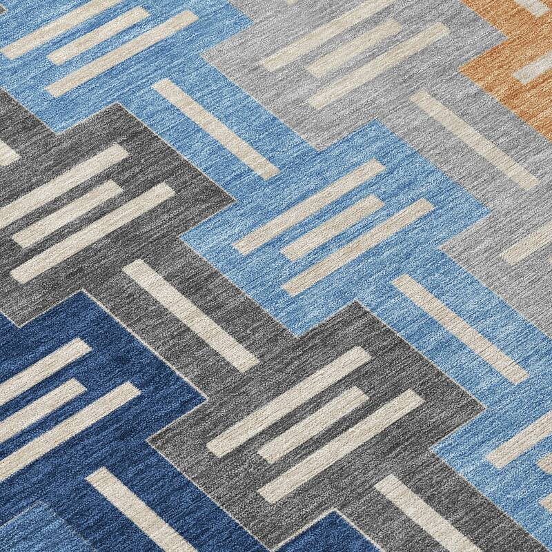 Machine Washable Indoor/ Outdoor Modern Wamego Chantille Rug