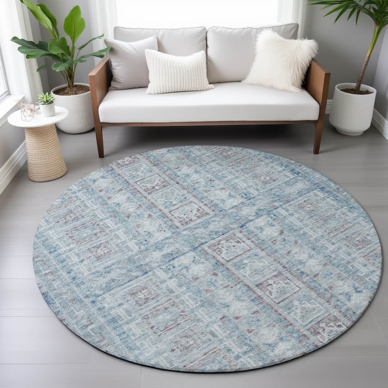 Machine Washable Indoor/Outdoor Global Traditional Chantille Rug