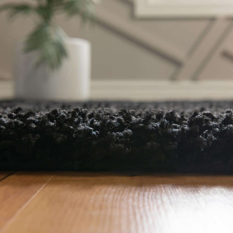 Shag Laurian Collection Area Rug