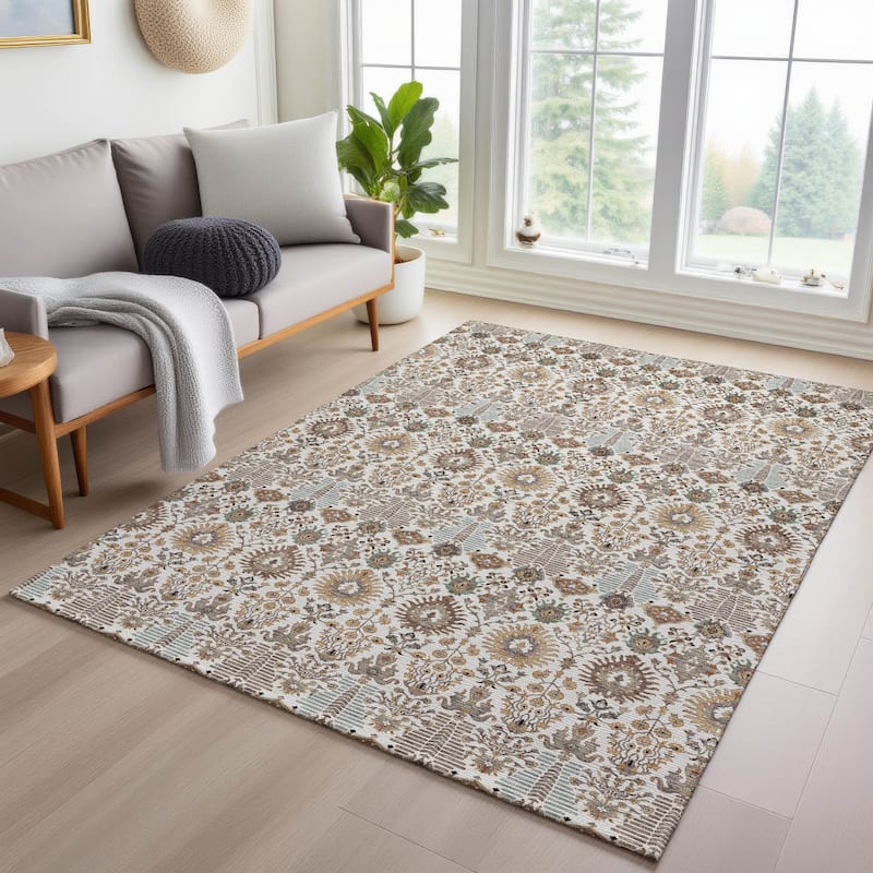 Machine Washable Indoor/ Outdoor Traditional Xander Chantille Rug