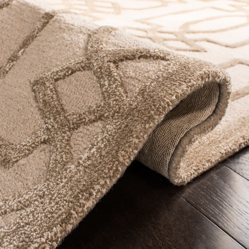 SAFAVIEH Handmade Bella Sakurako Modern Floral Wool Rug