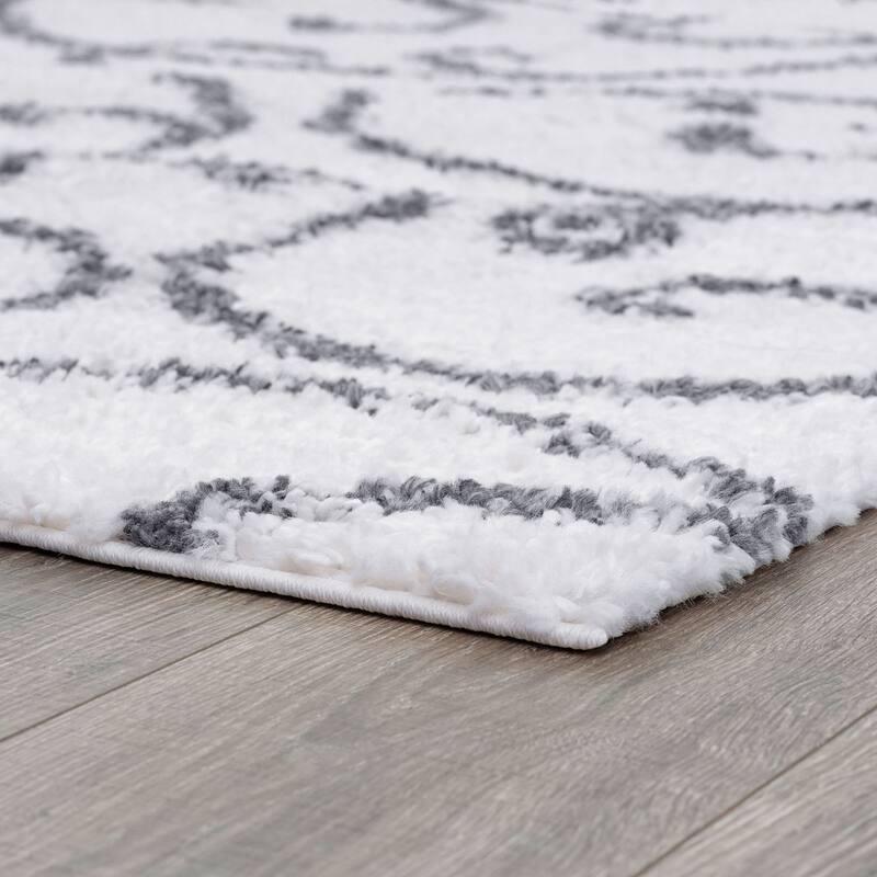 Sohni Shag Farmhouse Floral Indoor Area Rug