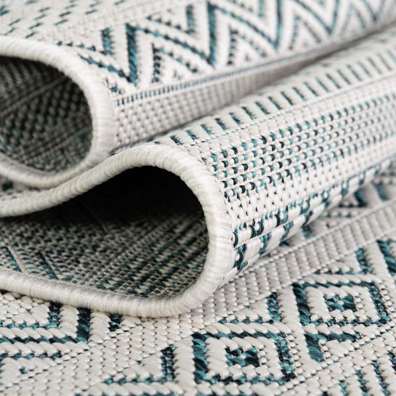 Outdoor Laaset Collection Area Rug