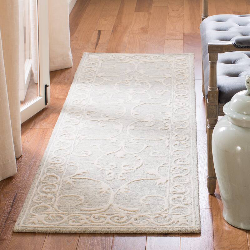 SAFAVIEH Handmade Micro-Loop Tomke Wool Rug - 2'3" x 7' Runner - Light Grey/Ivory