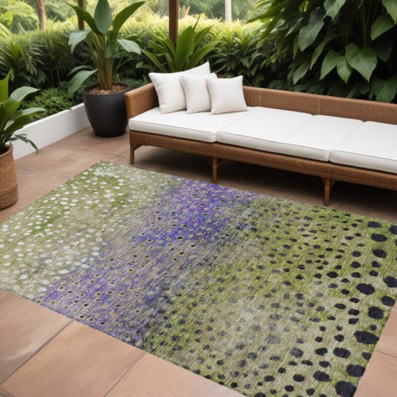 HomeRoots Abstract Transitional Rectangle Outdoor Rug - 5' X 8'