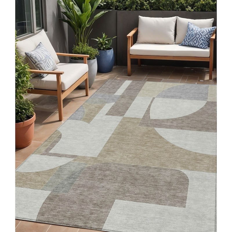 HomeRoots Geometric Modern Rectangle Outdoor Rug - 5' X 8'