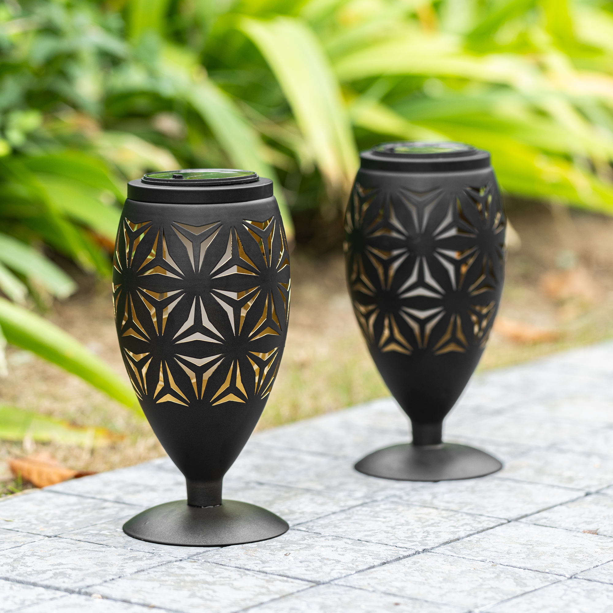 Glitzhome Set of 2 or 4 Metal Cutout Geometric Pattern Solar