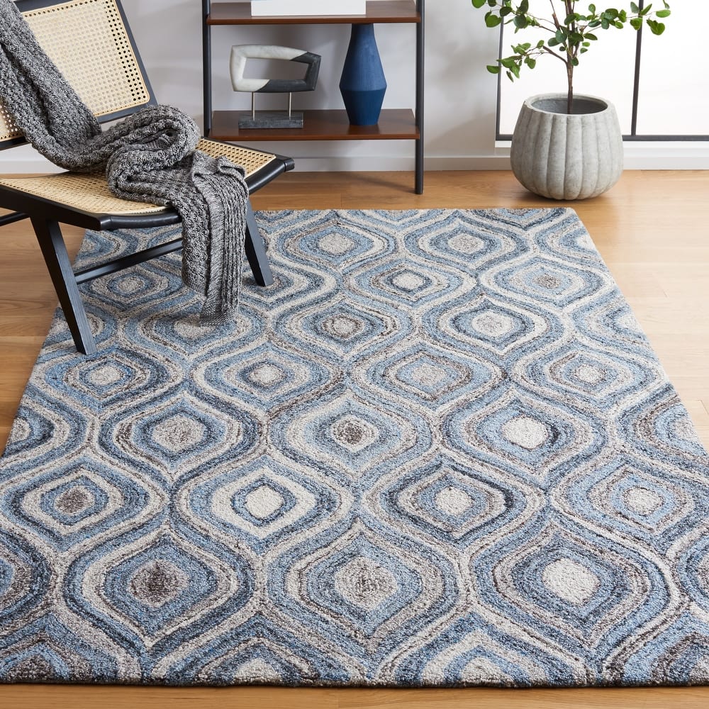 SAFAVIEH Handmade Abstract Florencia Geometric Ogee Wool Rug