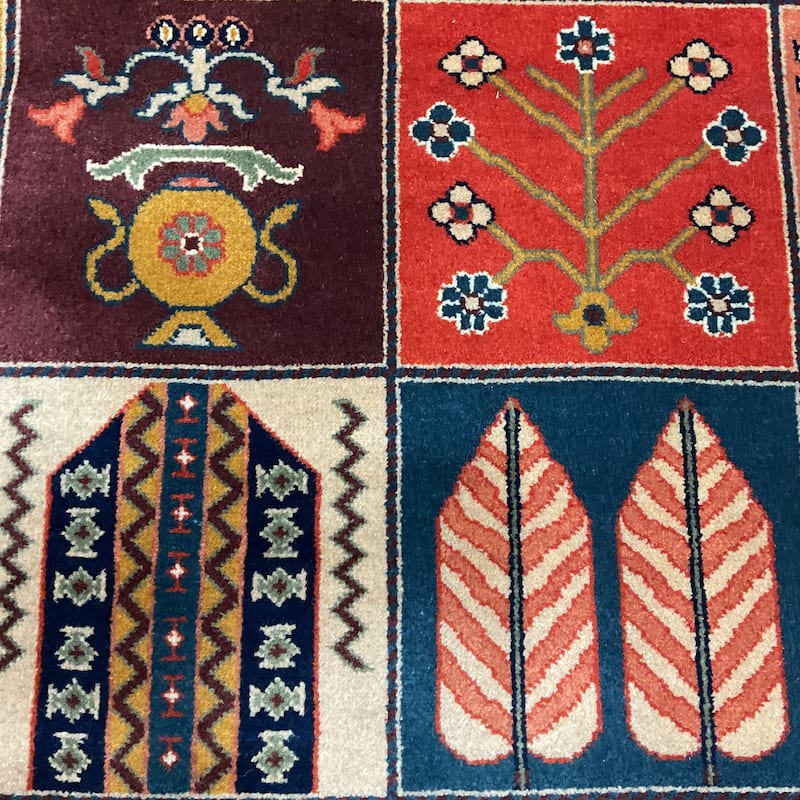 HERAT ORIENTAL Hand-knotted 2'8 x 6' Indo Bakhtiari Wool Runner - 2'8" x 6'