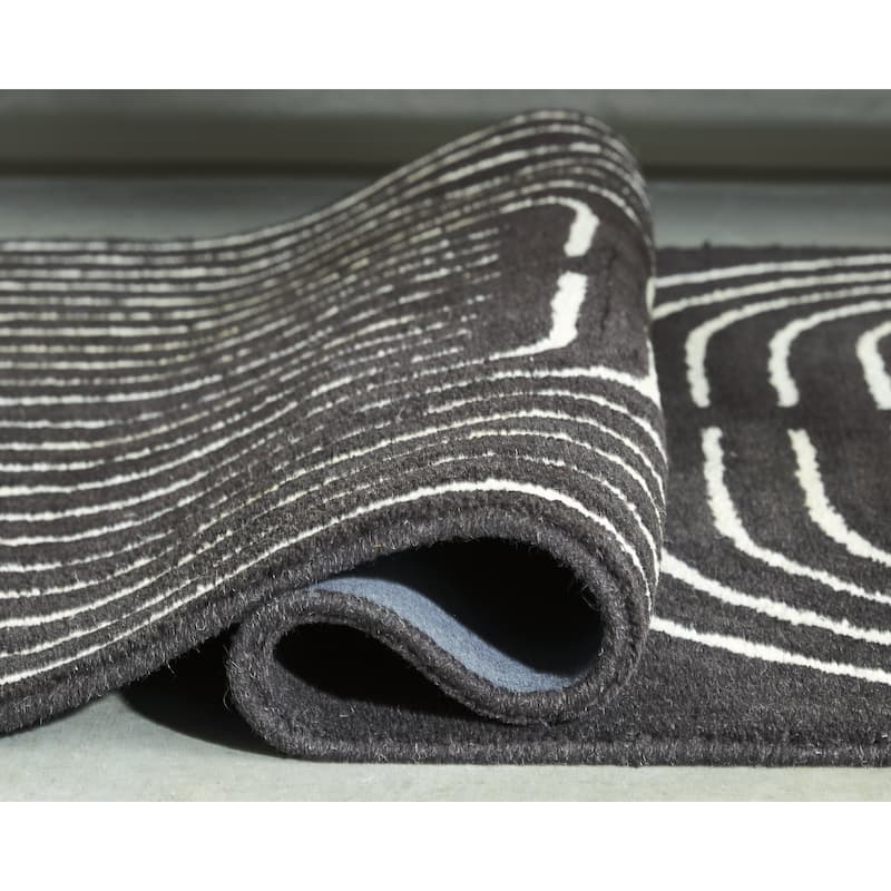 Signature Design by Ashley Eldonmore Black/White Area Rug