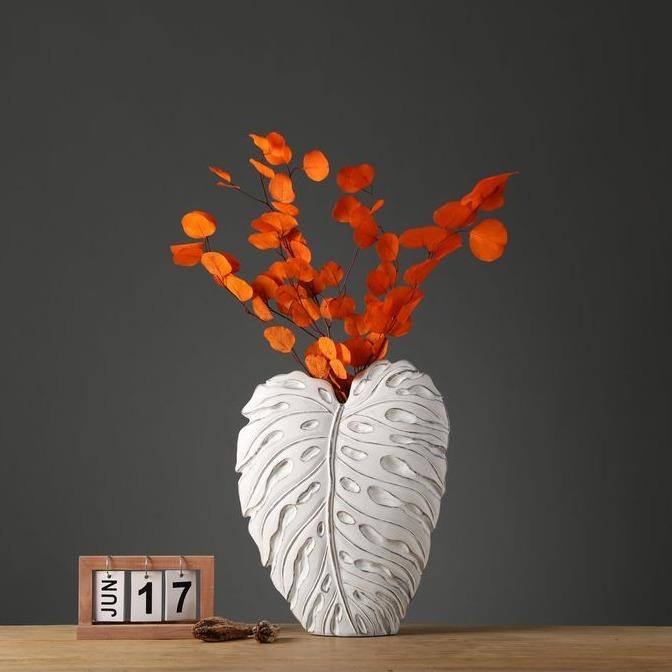ARIA HOME White Polyresin Philo Leaf Vase