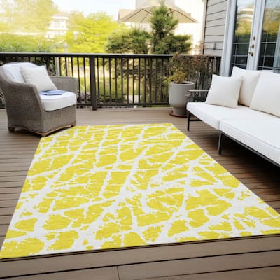 Machine Washable Indoor/ Outdoor Transitional Yellow Crackle Chantille Rug