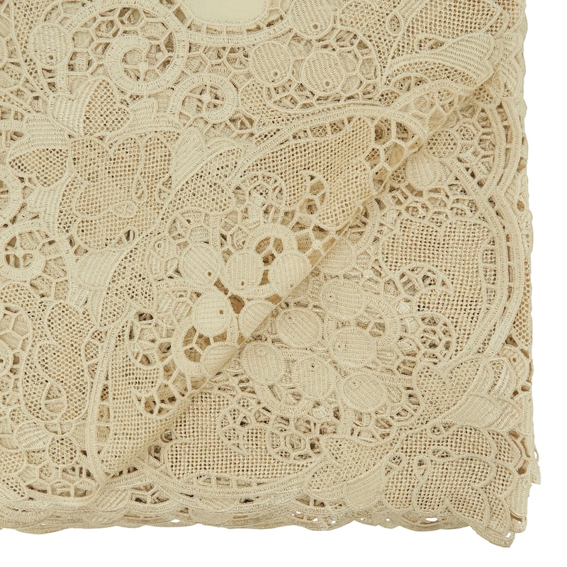 Tablecloth With Lace Design