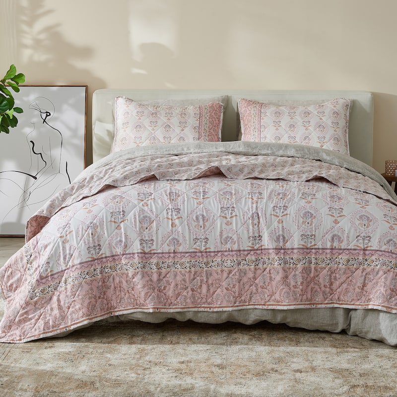 Patina Vie Maison Vintage-Inspired Floral Reversible Quilt Set with Shams