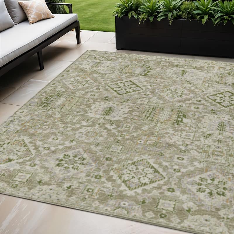 HomeRoots Floral Medallion Traditional Rectangle Outdoor Rug - 5' X 8'