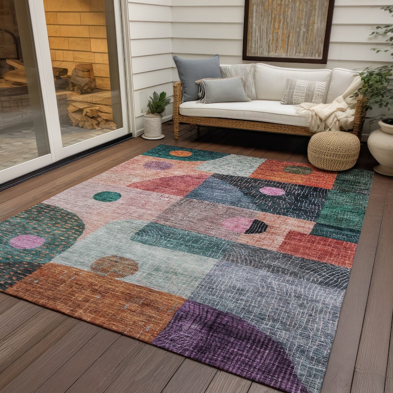 Machine Washable Indoor/ Outdoor Contemporary Geo Chantille Rug